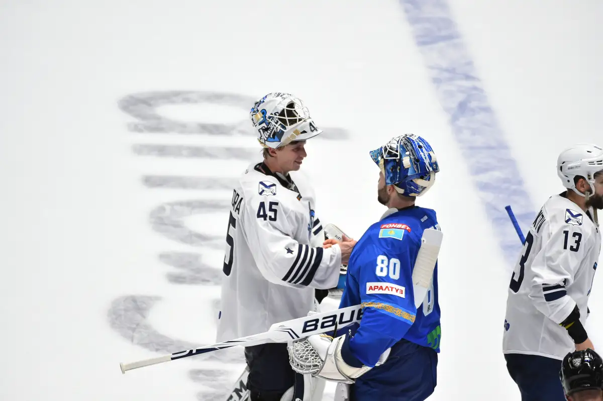 "Адама Хелуку отправили на мороз": "Адмирал" отметил слабую результативность нападающих "Барыса"