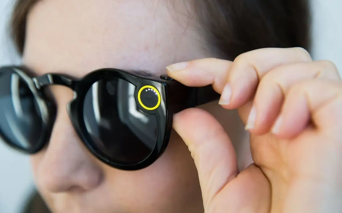 "Очки тоже всё записывали": полиция подозревает жителя Темиртау в продаже техники для негласной записи