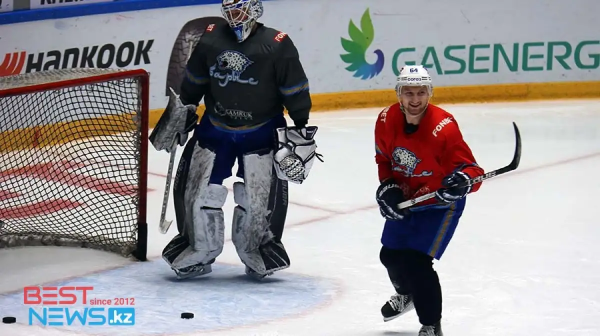 Занимались с улыбкой:  "Барыс" впервые пригласил СМИ на открытую тренировку