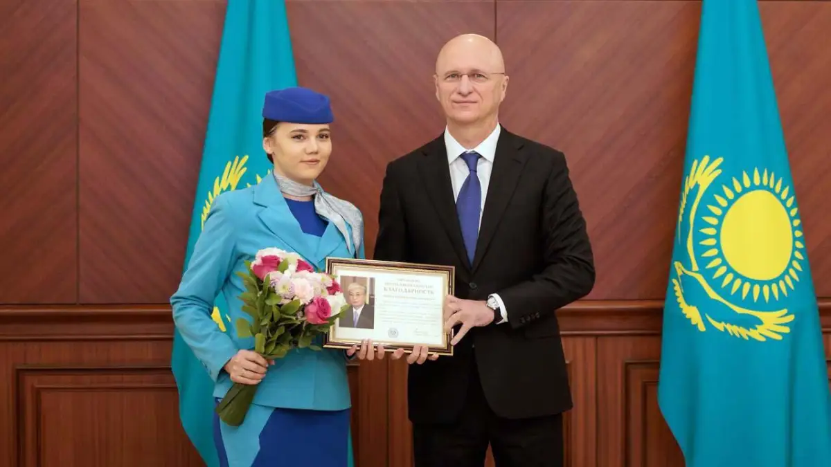 Президент Казахстана наградил за успешную эвакуацию граждан из стран Ближнего ВОстока