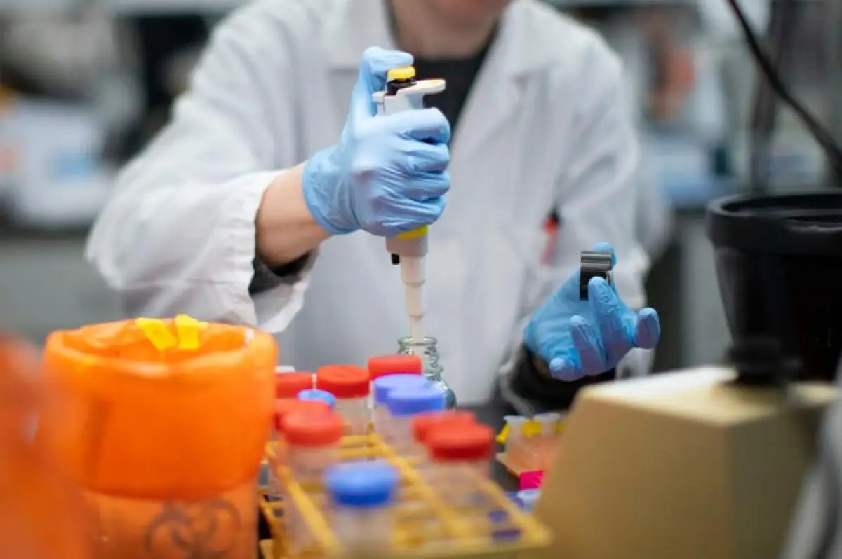 За сутки в Алматы, Нур-Султане и Атырауской области выявили 105 случаев коронавируса