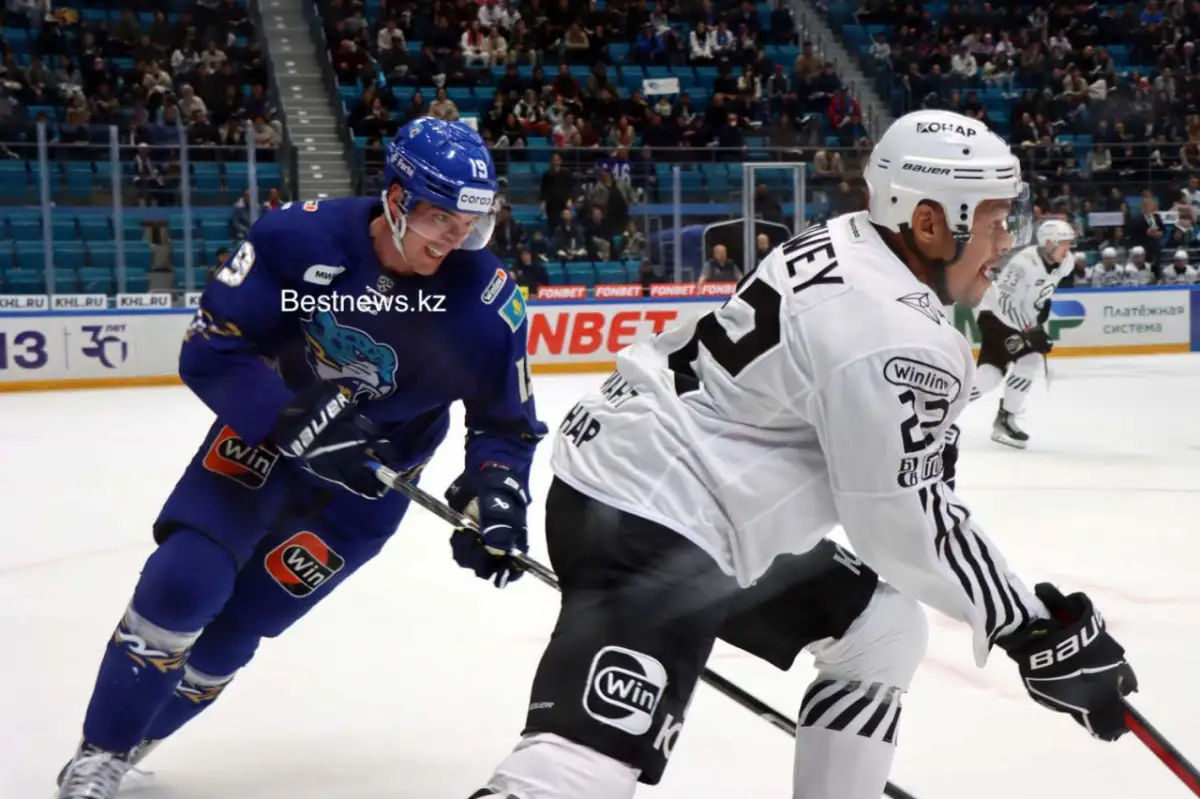 "Барыс" открыл счет в матче с "Трактором"