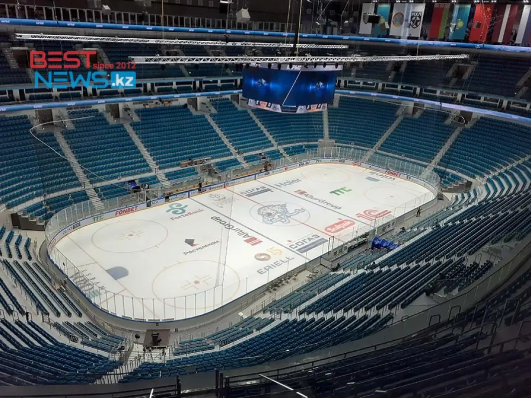 Если карантин продлится: пустят ли казахстанцев на хоккей и футбол