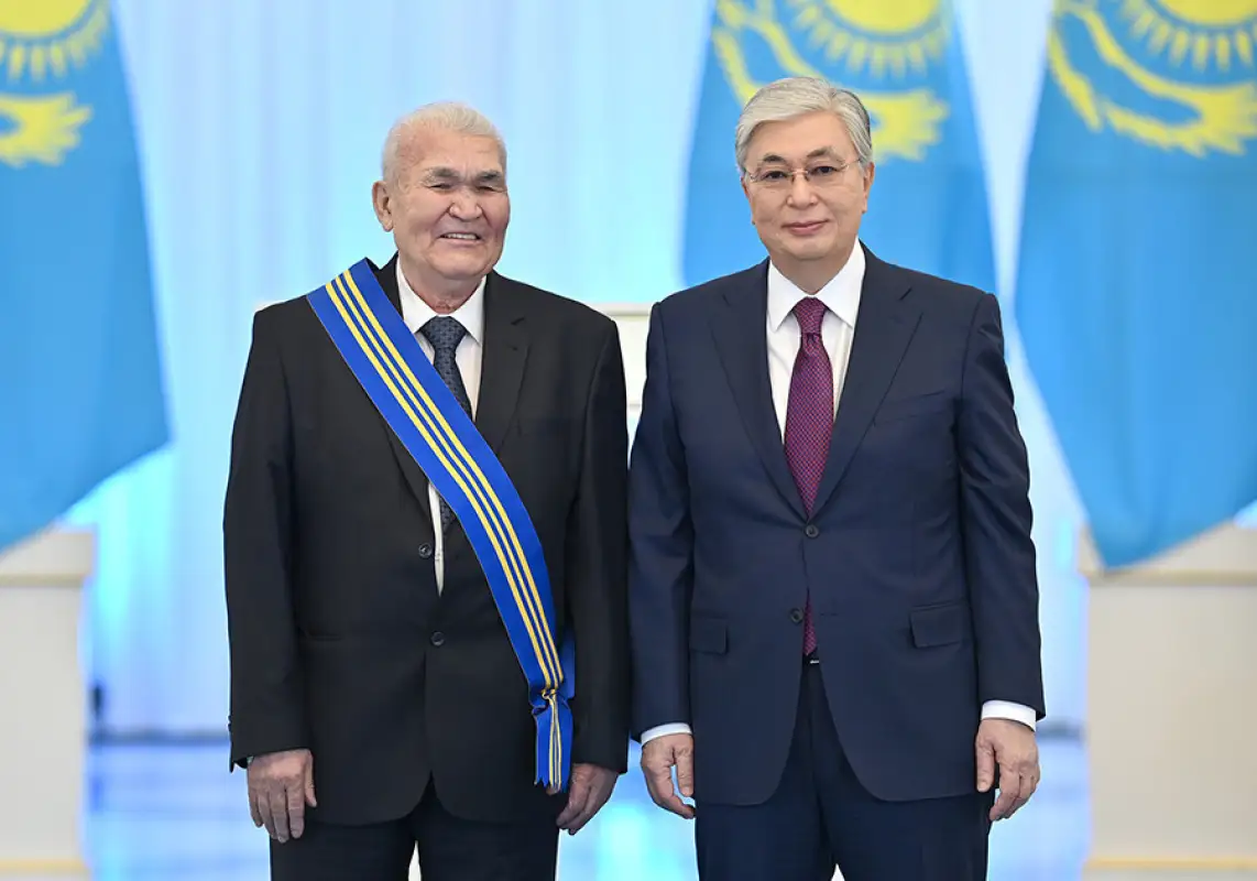 Президент Казахстана вручил госнаграды в Акорде – фото