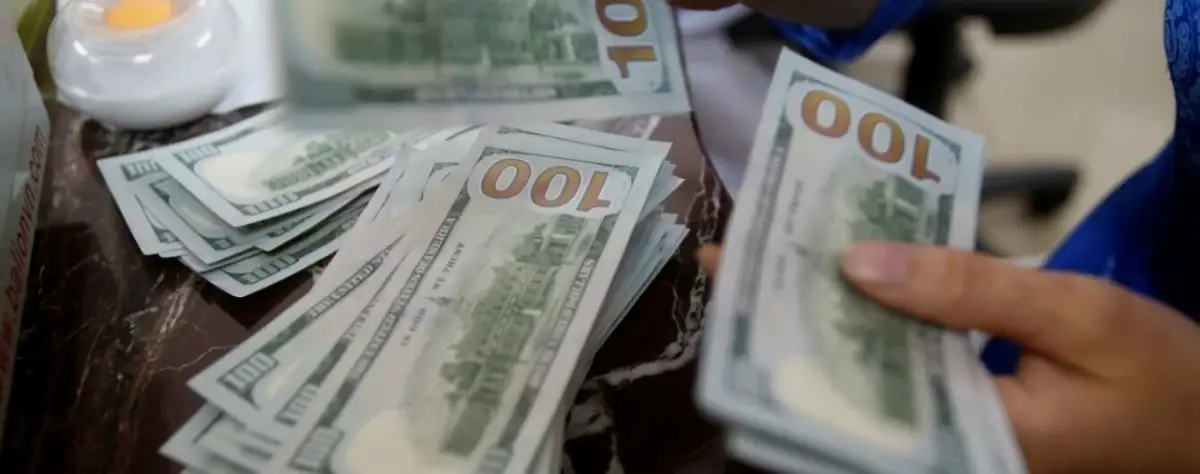 Доллар раскачают: Нацбанк установил новый потолок для разницы курсов инвалют