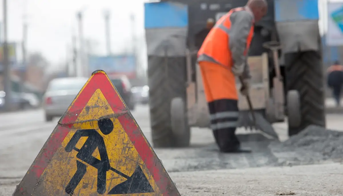 В Казахстане начнут ремонт дорог и обновят разметку
