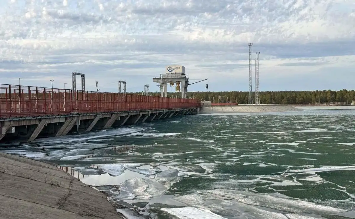 Из Шульбинского водохранилища начался сброс воды