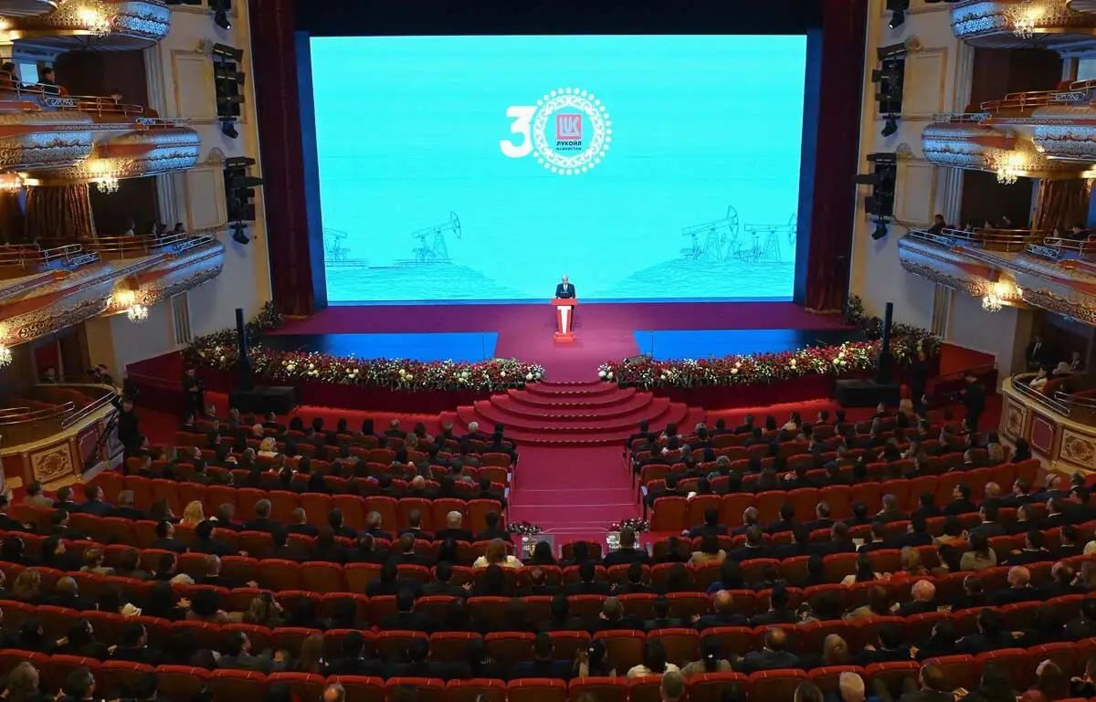 Президент Казахстана поздравил компанию «Лукойл»