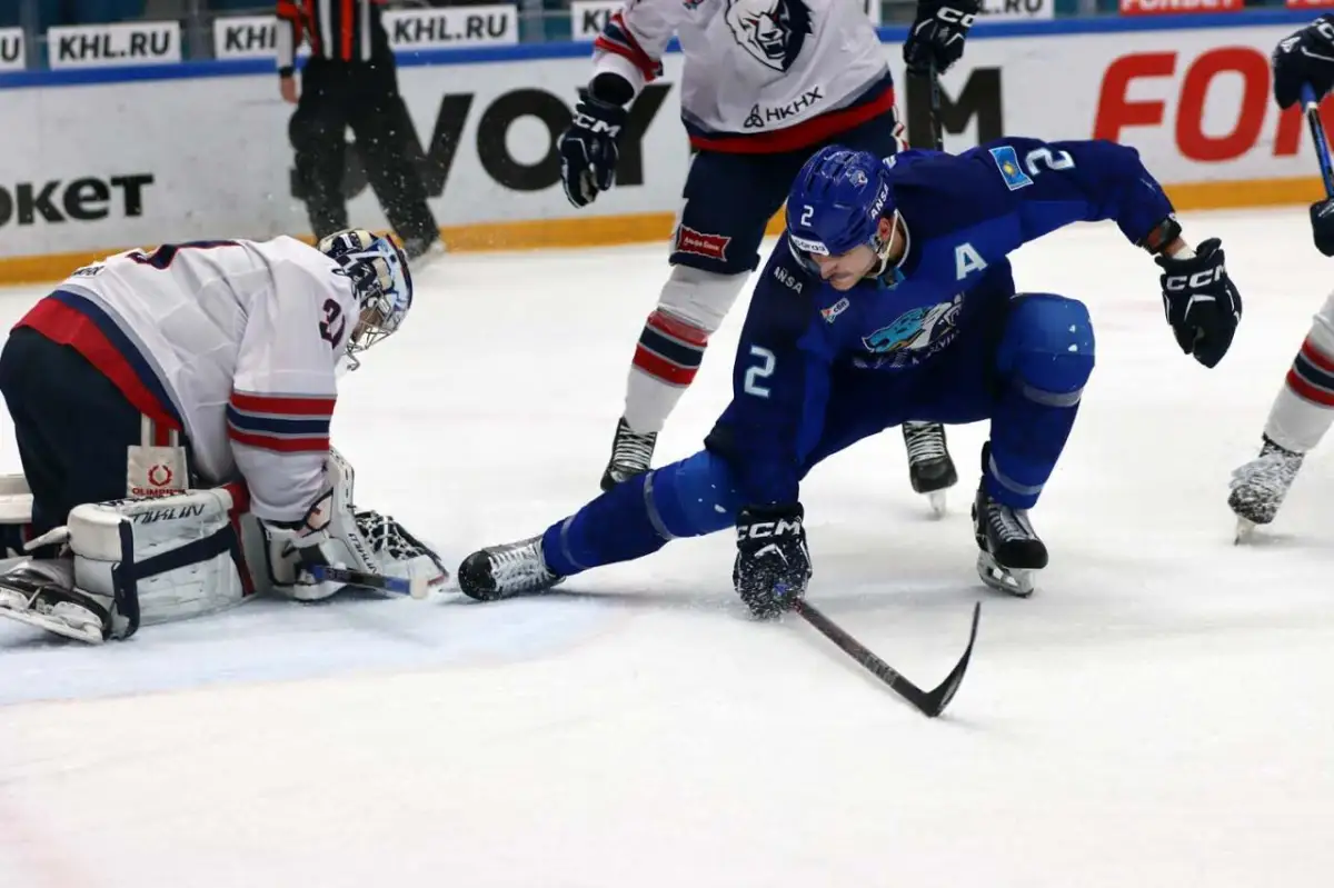 "Барыс" с футбольным счетом уступил "Нефтехимику"