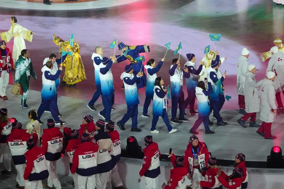 Шайдорову доверили флаг на церемонии закрытия Олимпиады 2026