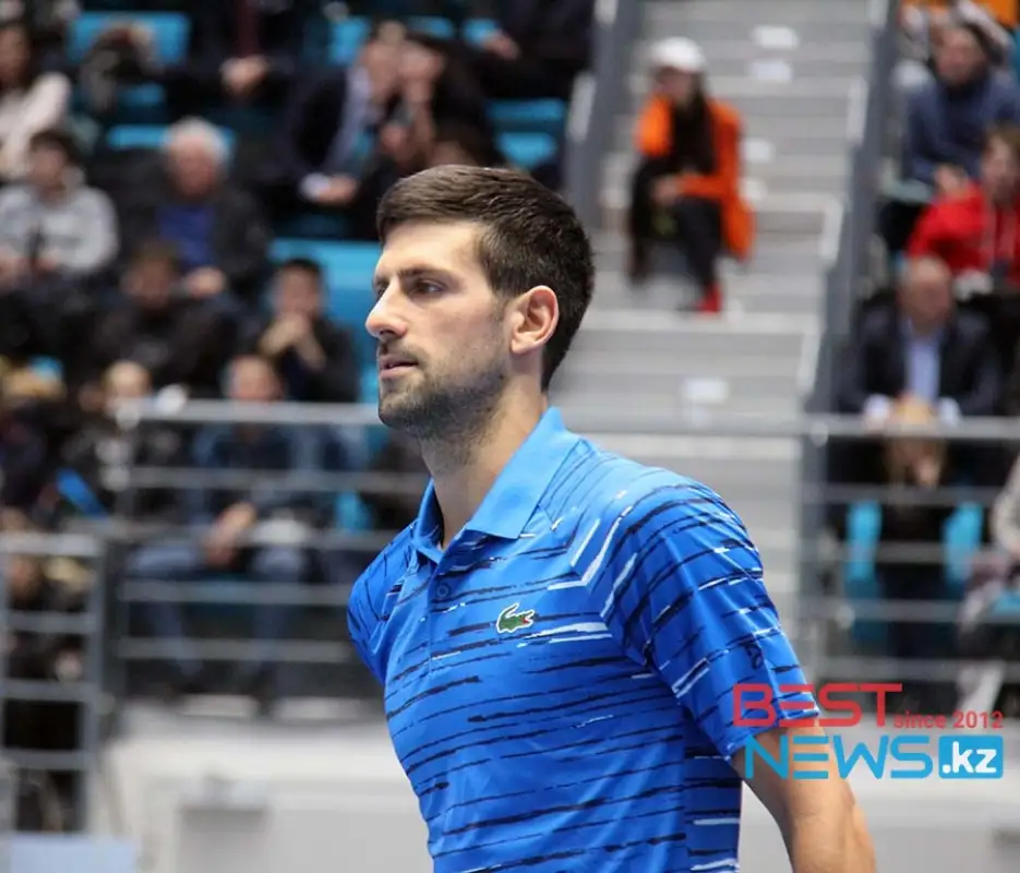 Прилетел с улыбкой: Новак Джокович прибыл для участия в Astana Open