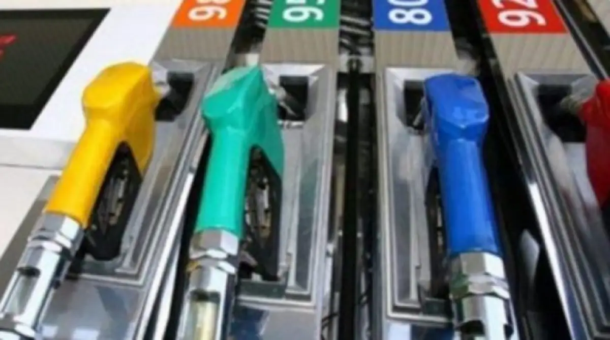 КазМунайГаз «не видит оснований» для дефицита бензина на юге