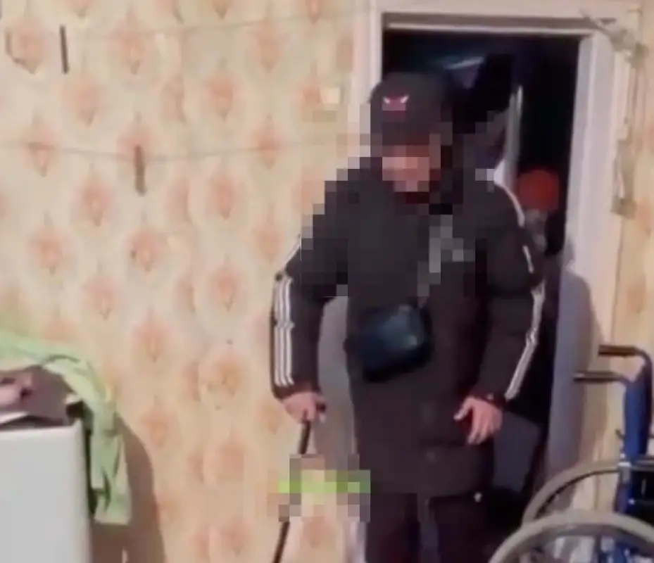 Жителя Семея наказала полиция: мужчина притворялся инвалидом ради подаяний