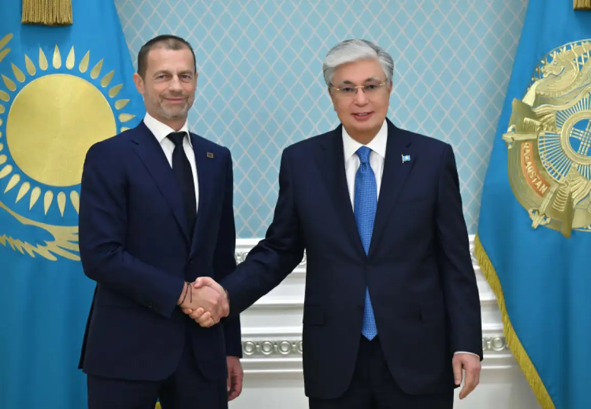 Токаев наградил президента UEFA Александера Чеферина
