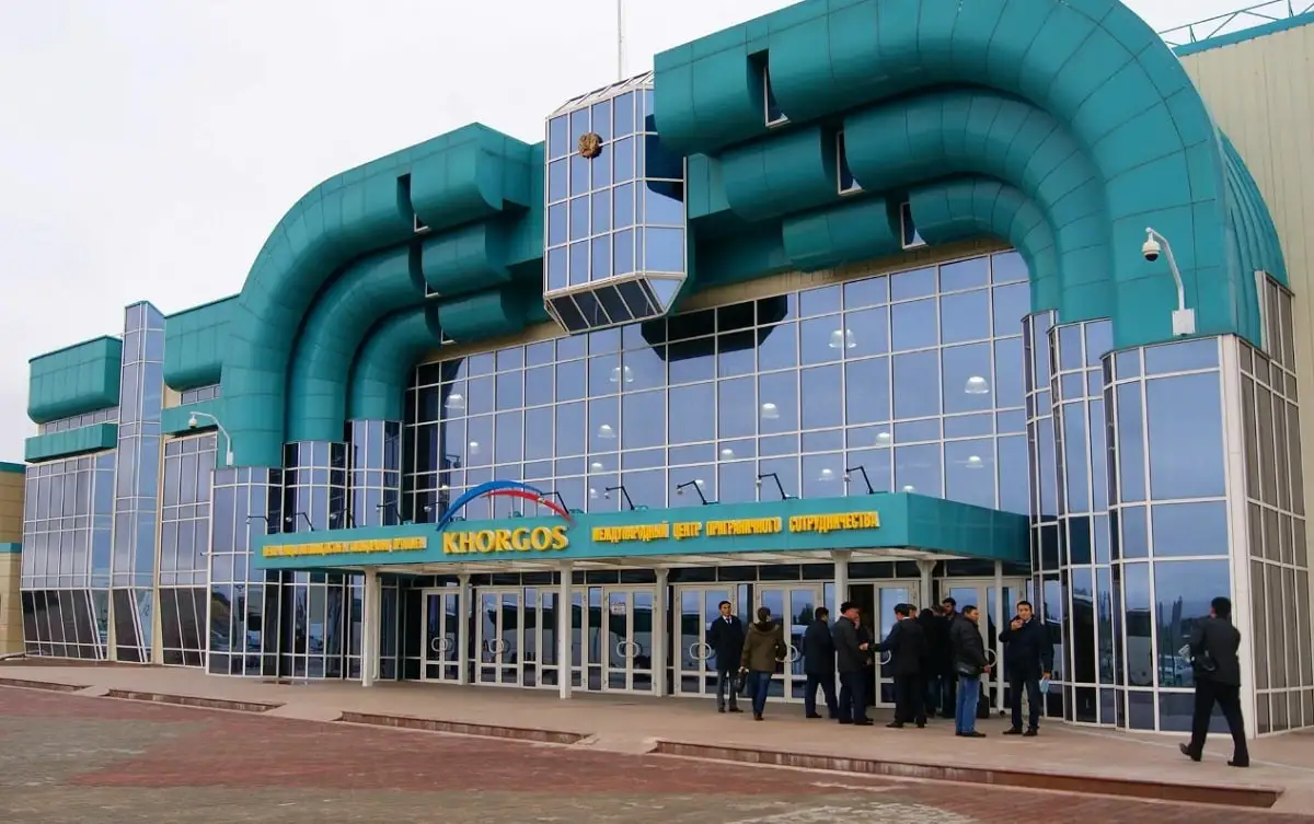 На «Хоргосе» в ходе спецоперации выявили подпольные казино и притоны