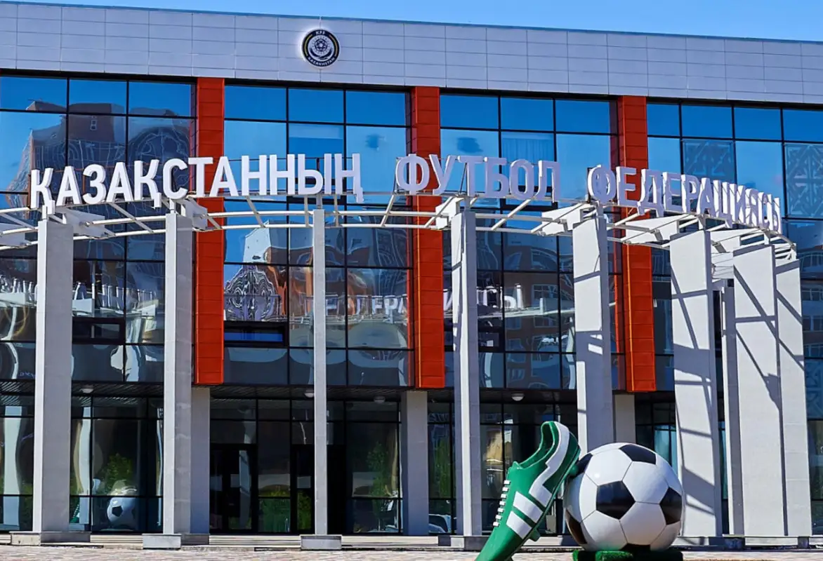 Отбывшего арест судью Армана Исмуратова вызвали в КФФ