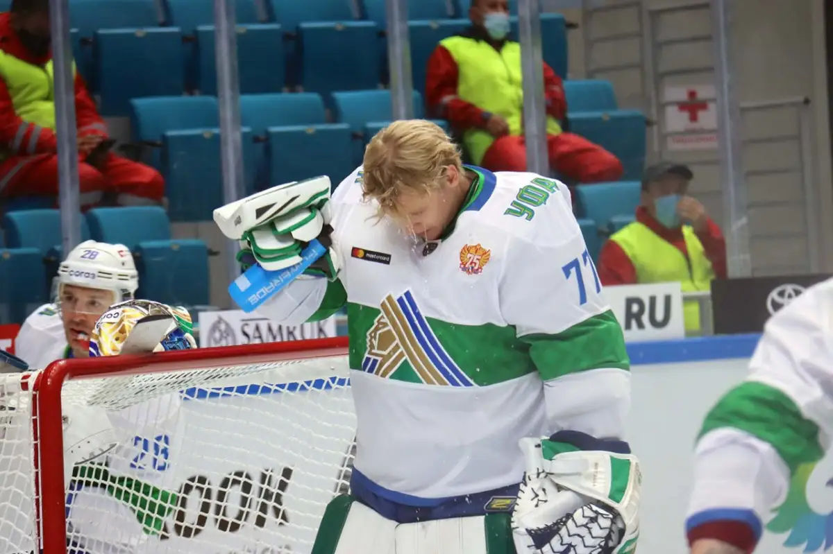 Фото с матча Барыс-Салават Юлаев