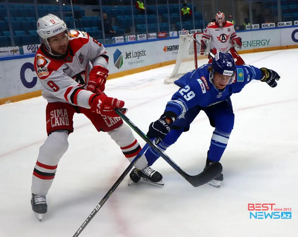 Фото с матча Барыс - Автомобилист