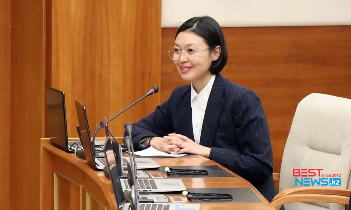 Экс-депутат Сулейменова назвала причину своей отставки