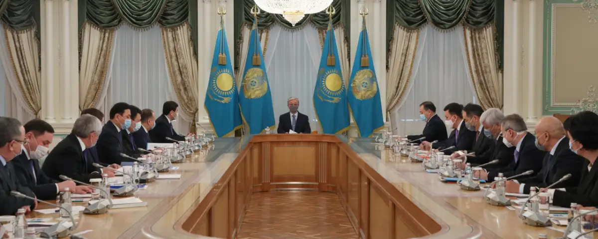 Токаев поручил акимам позаботиться о нуждах казахстанцев во время пандемии