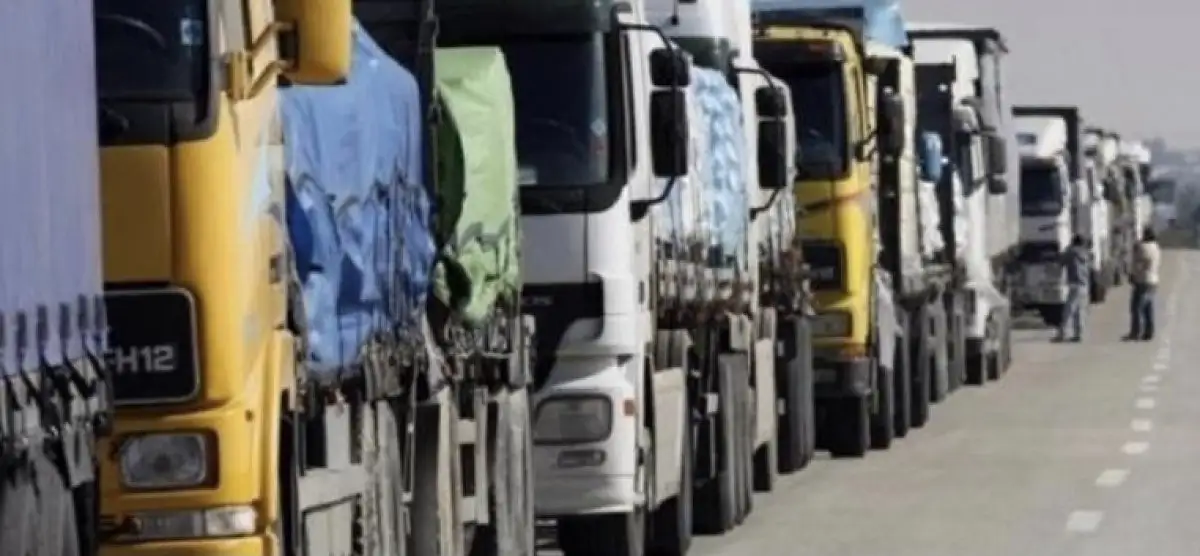 Из Украины выбрались 23 казахстанские фуры