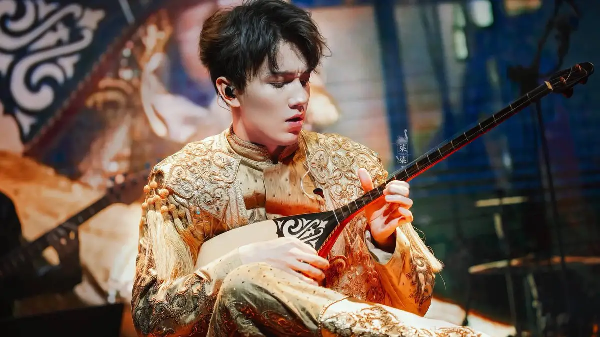 Домбрее надо быть - в Казахстане отмечают Национальный день домбры