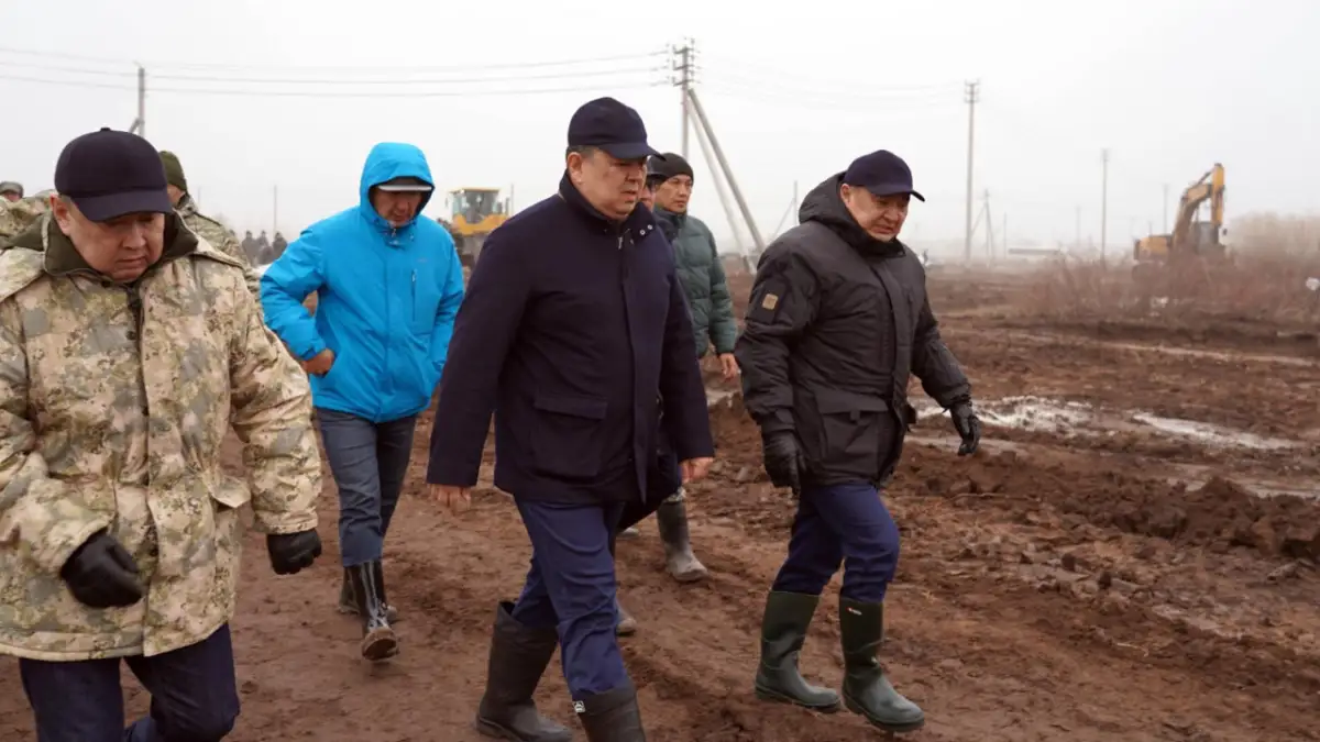 Вице-премьер Бозумбаев направляется в Атыраускую область