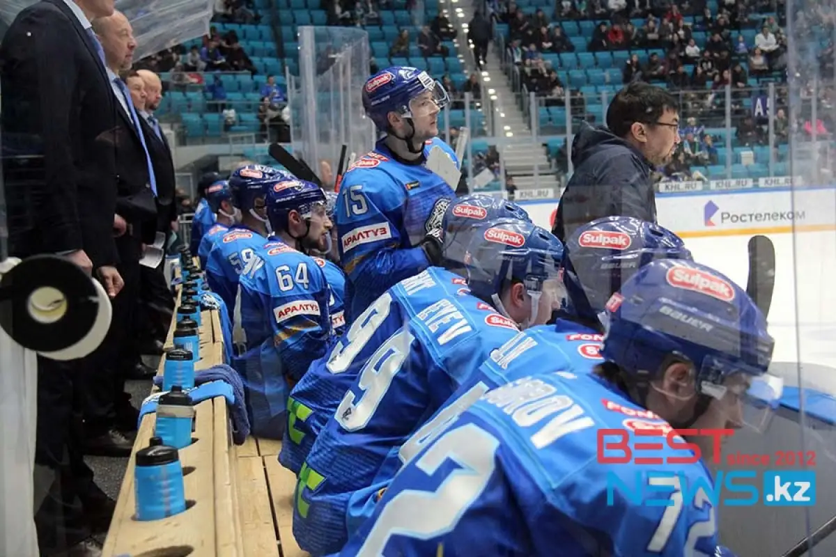 Блэкер и Асетов попали в состав на выездные матчи "Барыса"