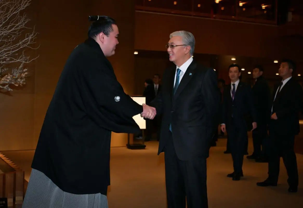 Это Кимбозан: Президент встретился с казахстанским сумоистом