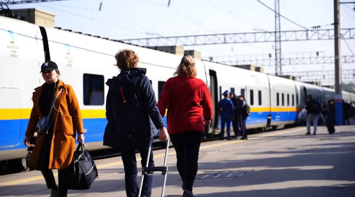 На семь популярных поездов продлеваются скидки на билеты