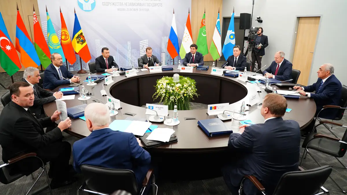 Аскар Мамин предложил отменить роуминг в странах ЕАЭС