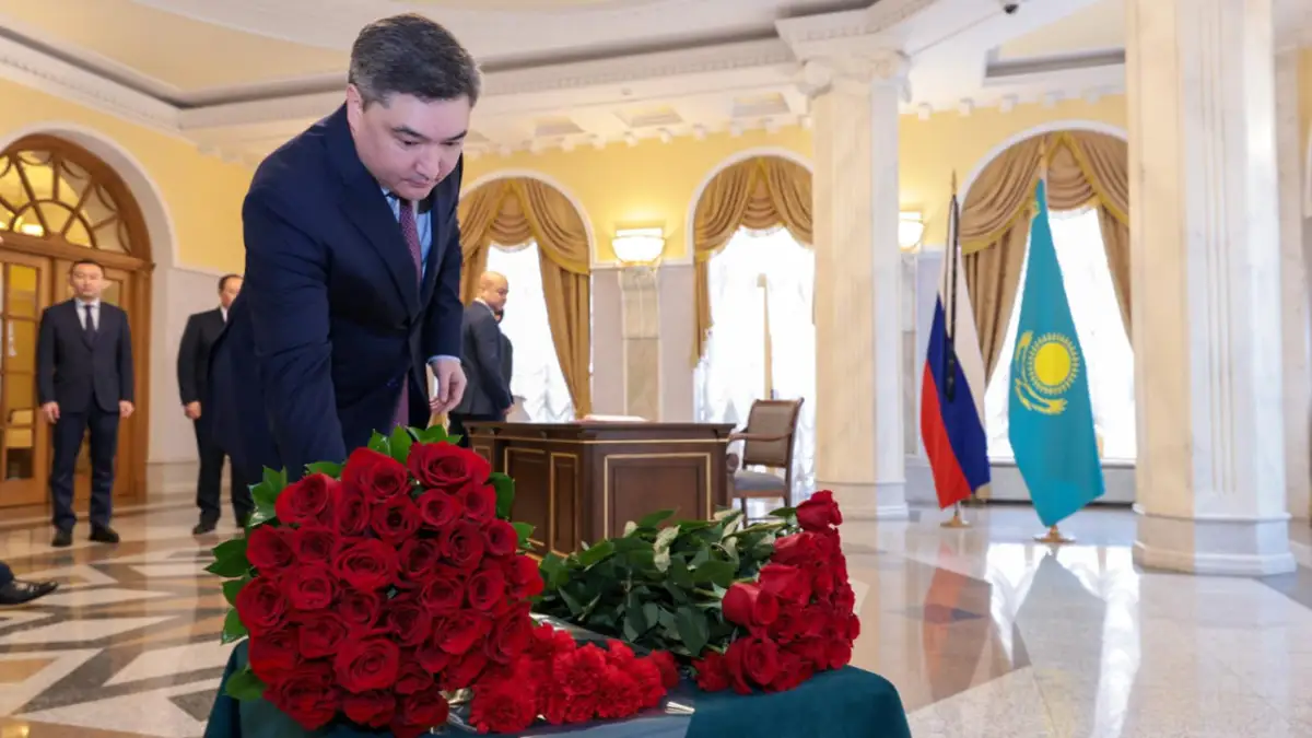 Олжас Бектенов посетил Посольство России в Астане