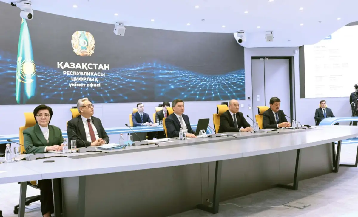 «Так мы все без работы останемся» - шутка об ИИ на заседании Правительства Казахстана 