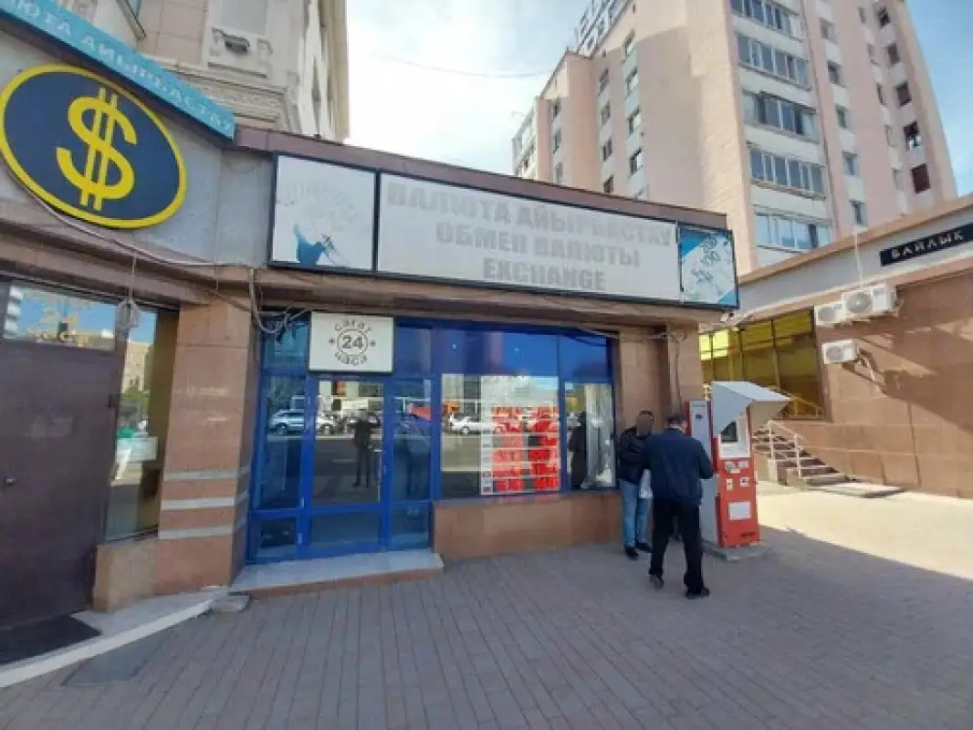 «Давно уже окупили»: Нацбанк о расходах «обменников» на табло с курсами
