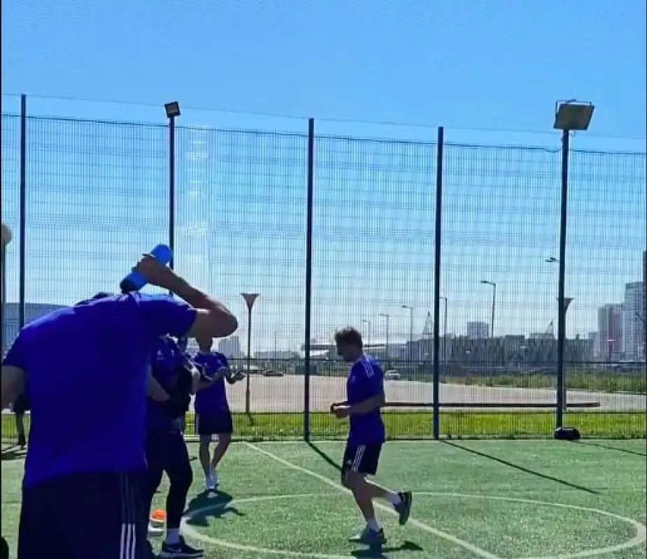 Михайлис сорвал аплодисменты во время beep test на улице