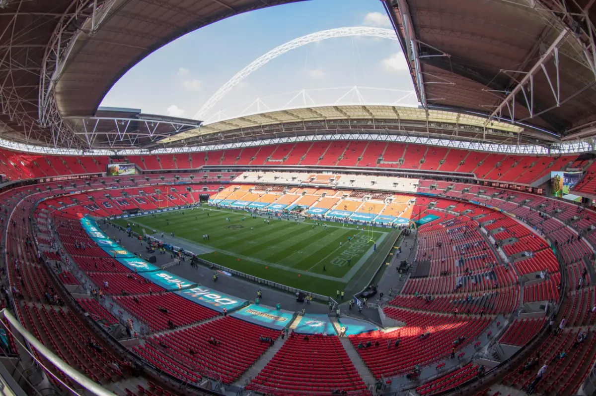 Мэр Лондона раздает билеты на финал Евро за дозу