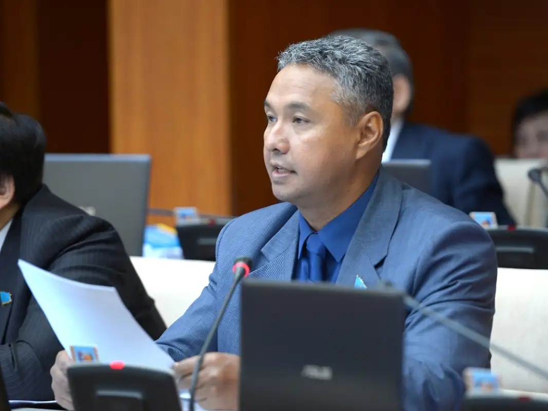 Перуашев о проверках переводов казахстанцев: «Это не правильно»