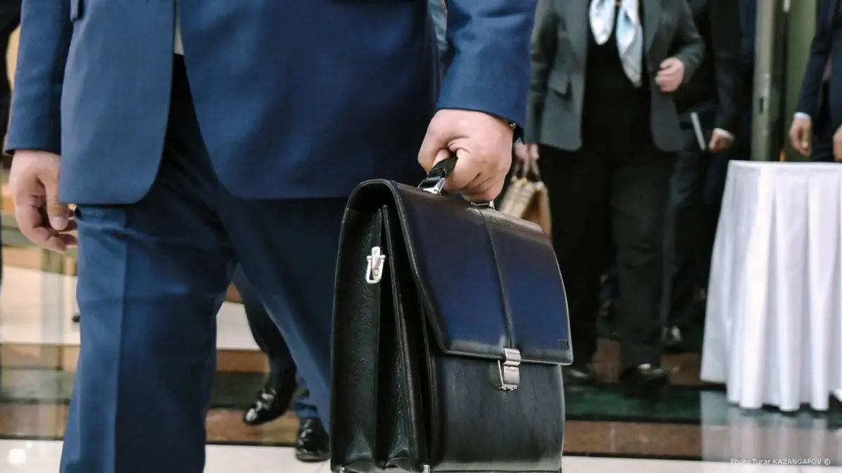 Какие зарплаты потеряют ответсекретари в министерствах после упразднения