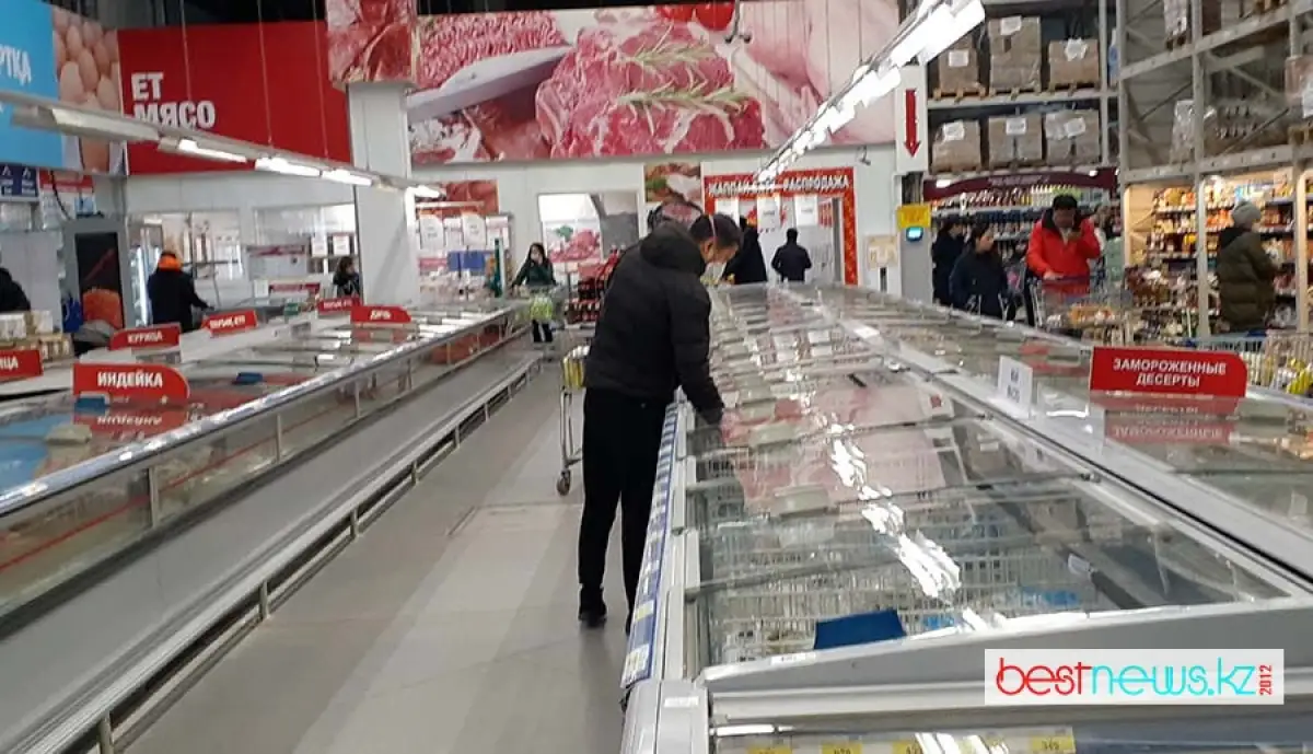 В Казахстане крупным магазинам рекомендовали сократить  режим работы