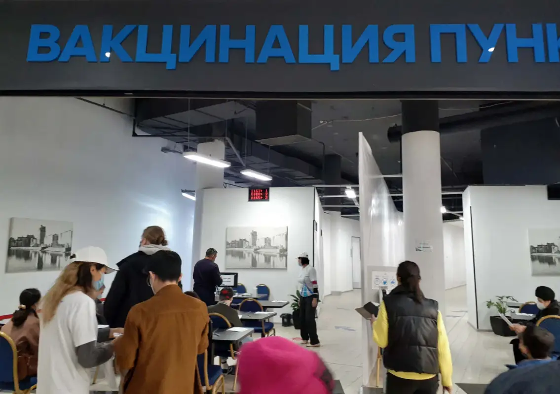 Поставка вакцин идёт по графику – Цой