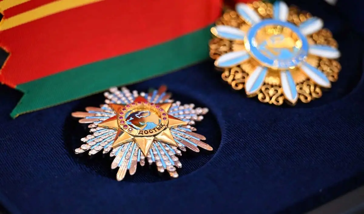 Президент Казахстана наградил То Лама орденом «Достық» I степени