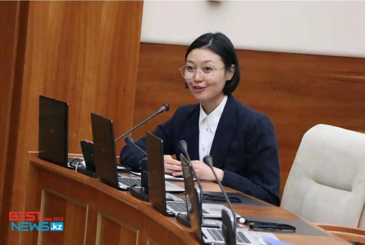 Зульфия Сулейменова стала дипломатом