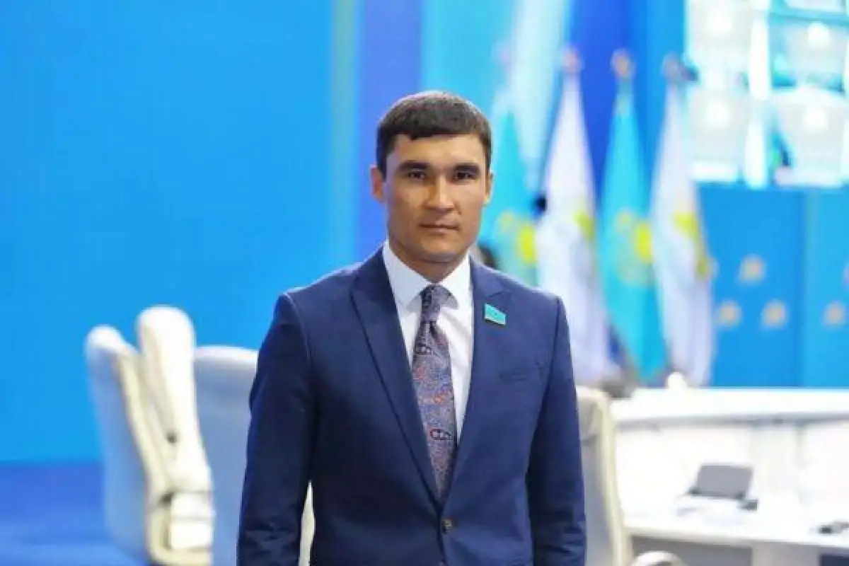 Что сказал министр Мырзабосынов о конфликте СапиевvsЕсимханов