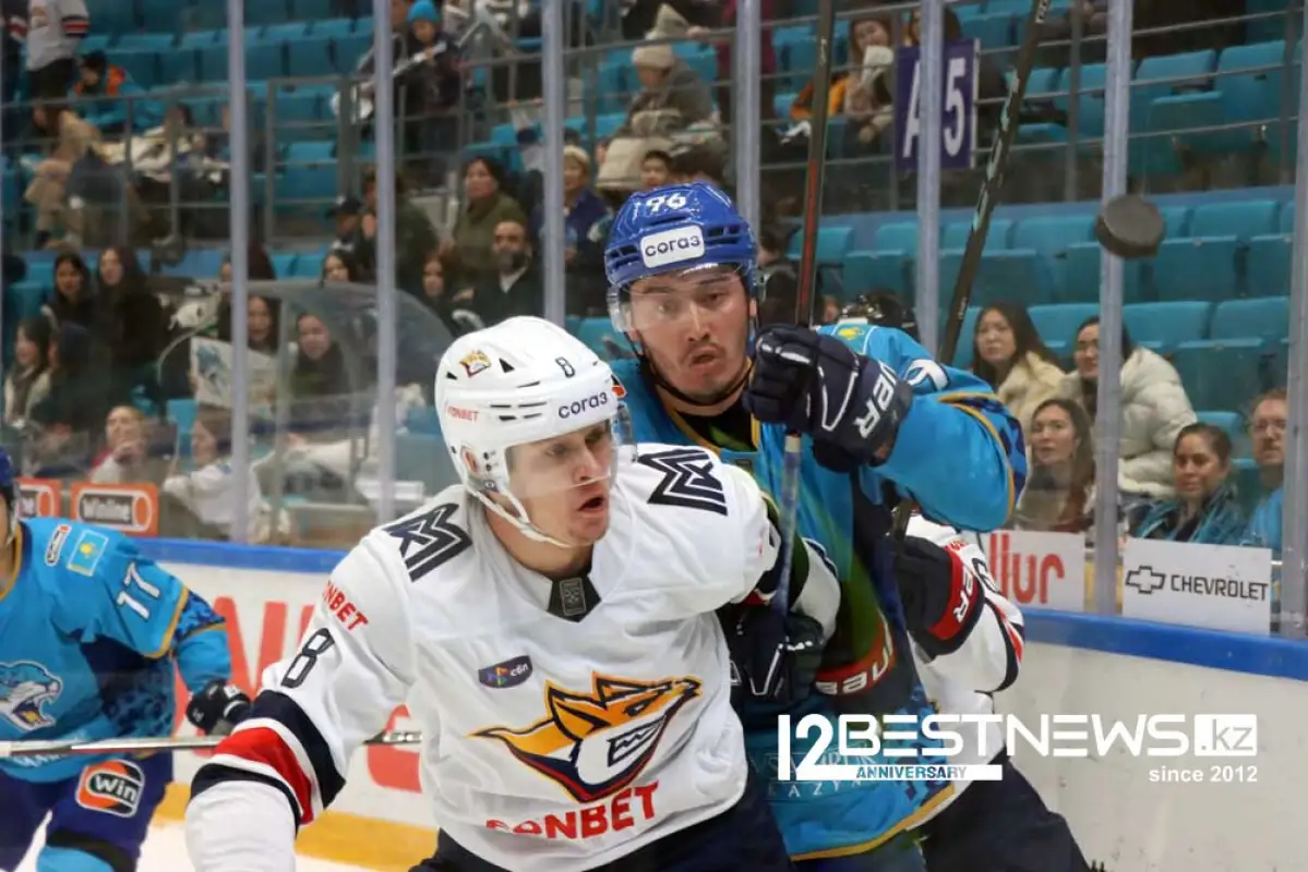 Барыс принимает Металлург - сколько шайб забросит Михайлис родной команде