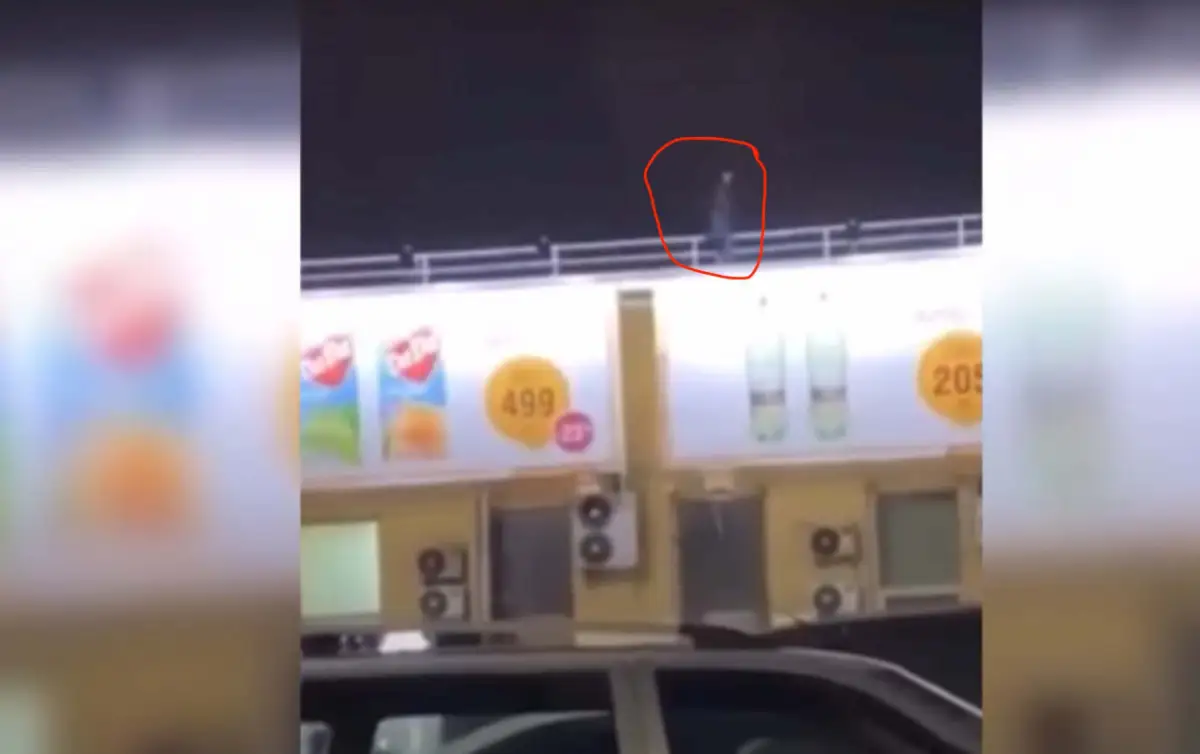 В Алматы парень хотел спрыгнуть с крыши из-за безответной любви - видео