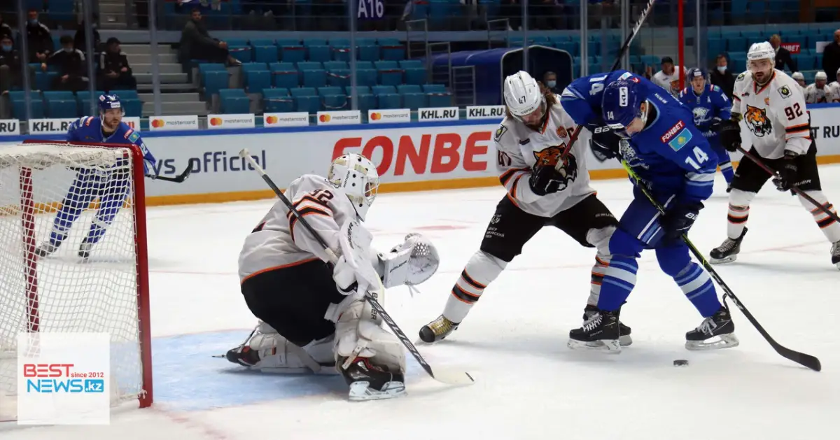 Барыс идеально начал первый период, отгрузив Амуру две шайбы