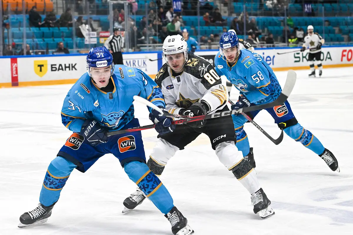 Бывшие игроки "Барыса" помогли "Адмиралу" победить в Астане