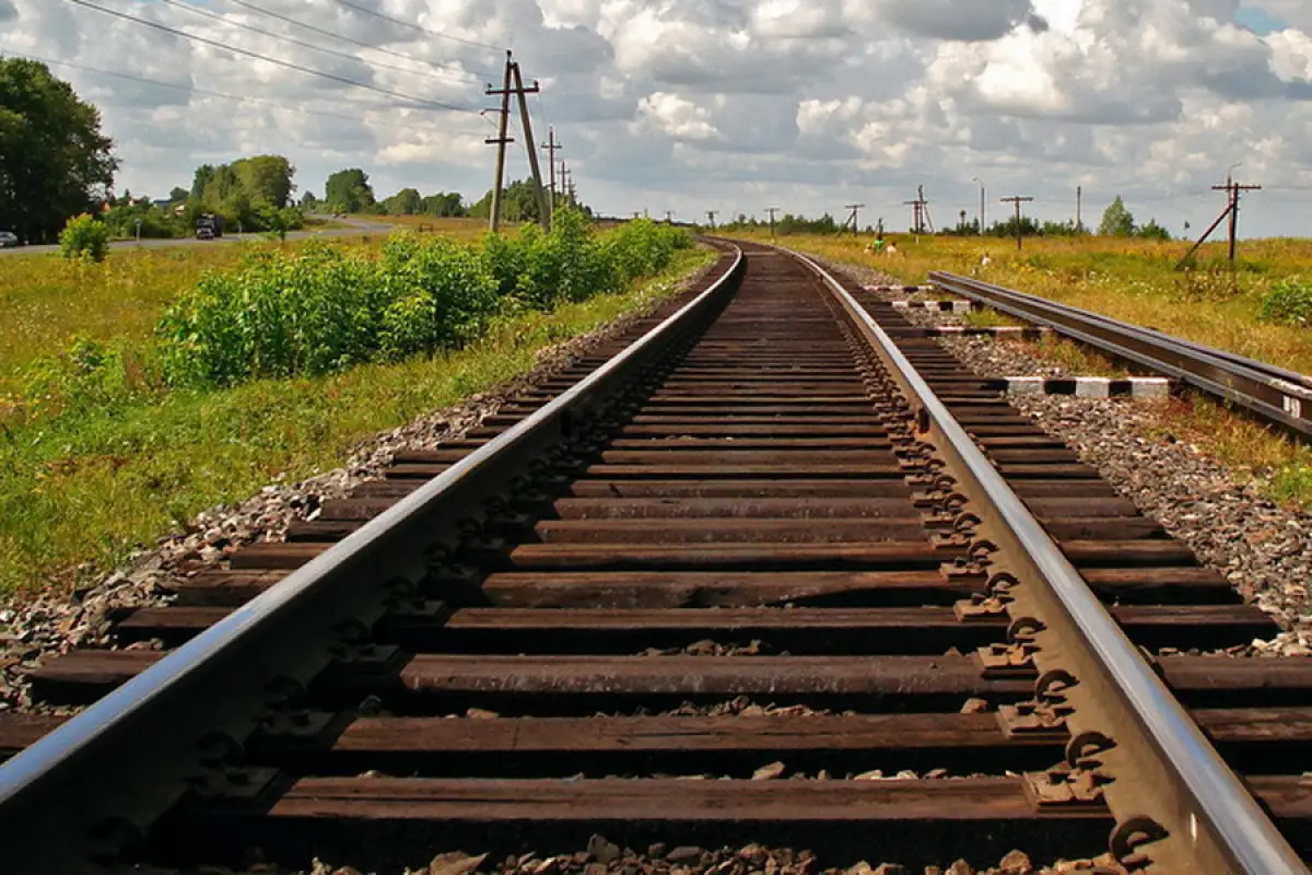 "Встали на рельсы": Правительство РК возвращает в госсобственность оператора ж/д путей