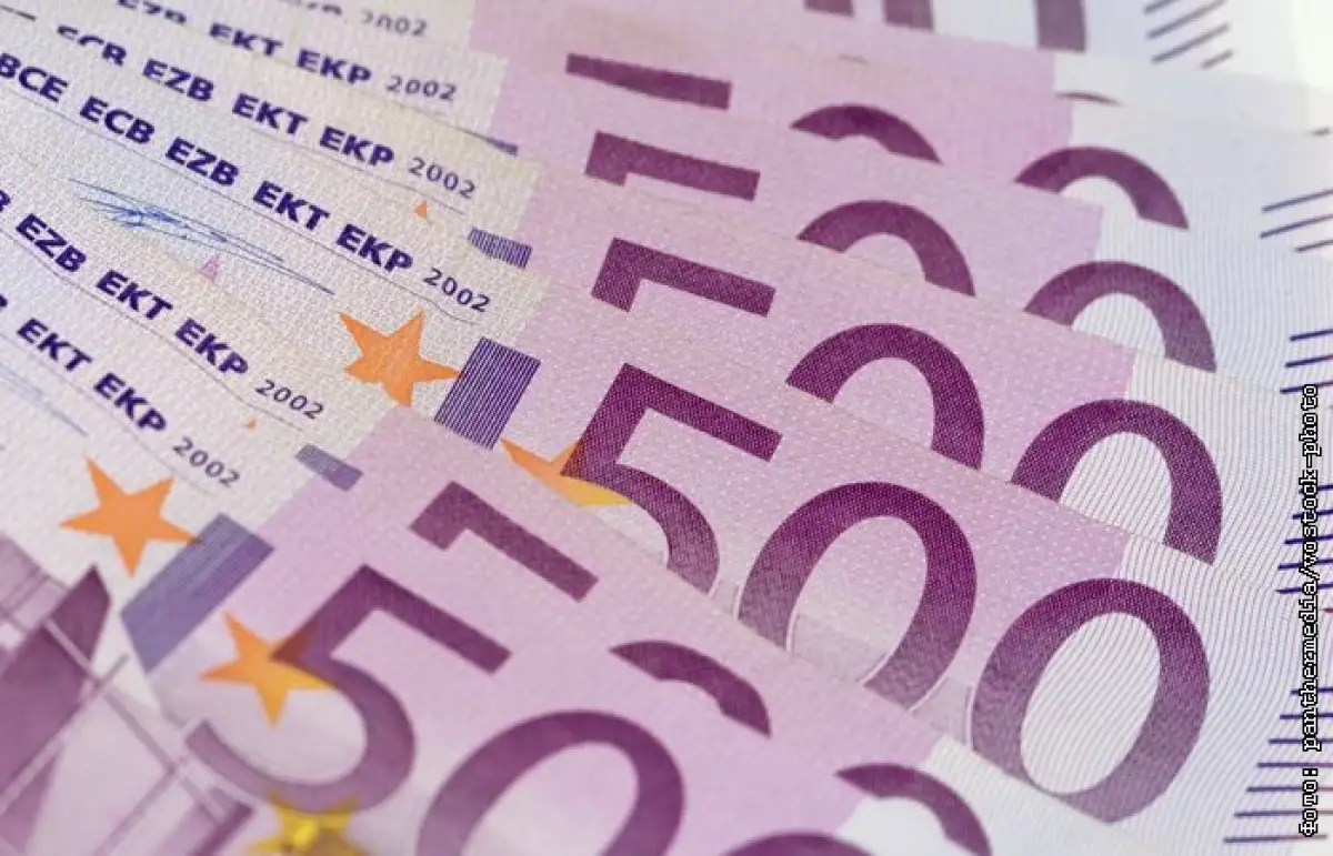 Двоих жителей Шымкенте осудили за сбыт фальшивых евро