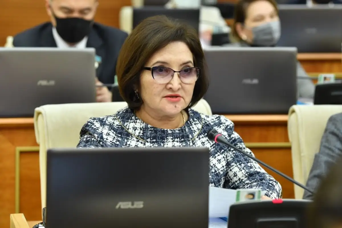 Депутат Камасова – главе Минздрава: «Ваши приказы были быстрей инфекции»